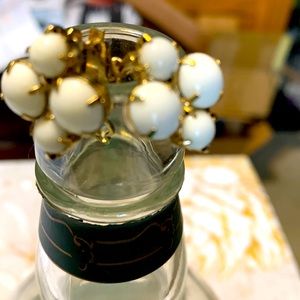 Beautiful vintage milk glass cabochan cluster earrings with gold platting